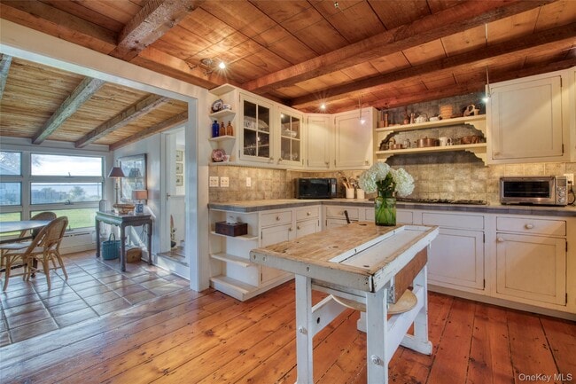 Building Photo - 152 King St