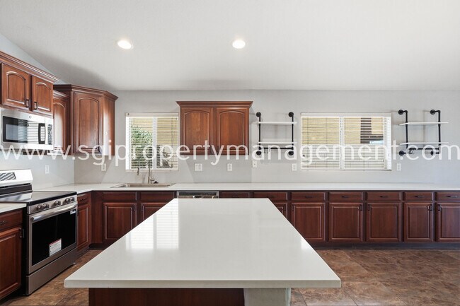 Building Photo - 12148 W Electra Ln
