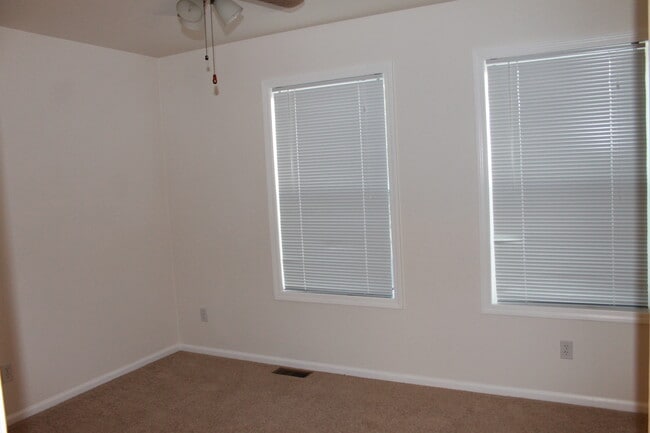 Building Photo - 7330 Kearney St