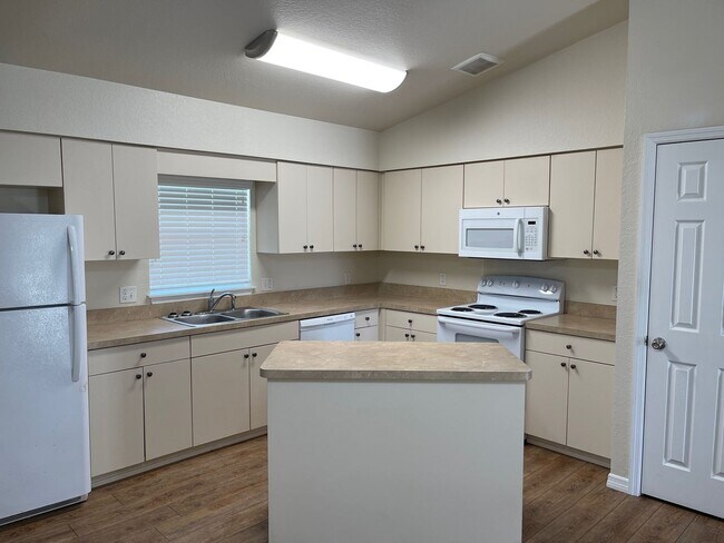 Building Photo - 8118 Juniper Rd