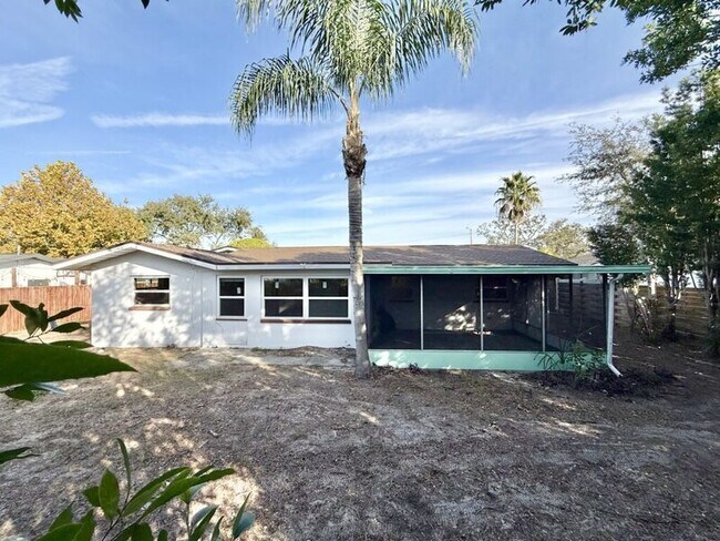 Building Photo - 13788 Montego Dr