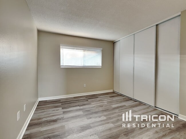 Building Photo - 13687 Boeing St
