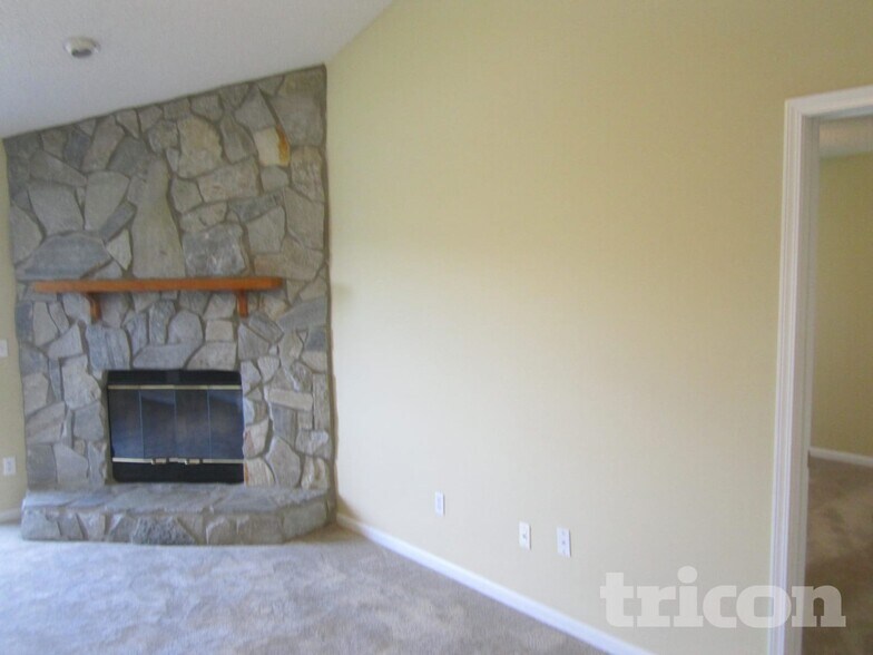 Building Photo - 3042 Waters View Cir
