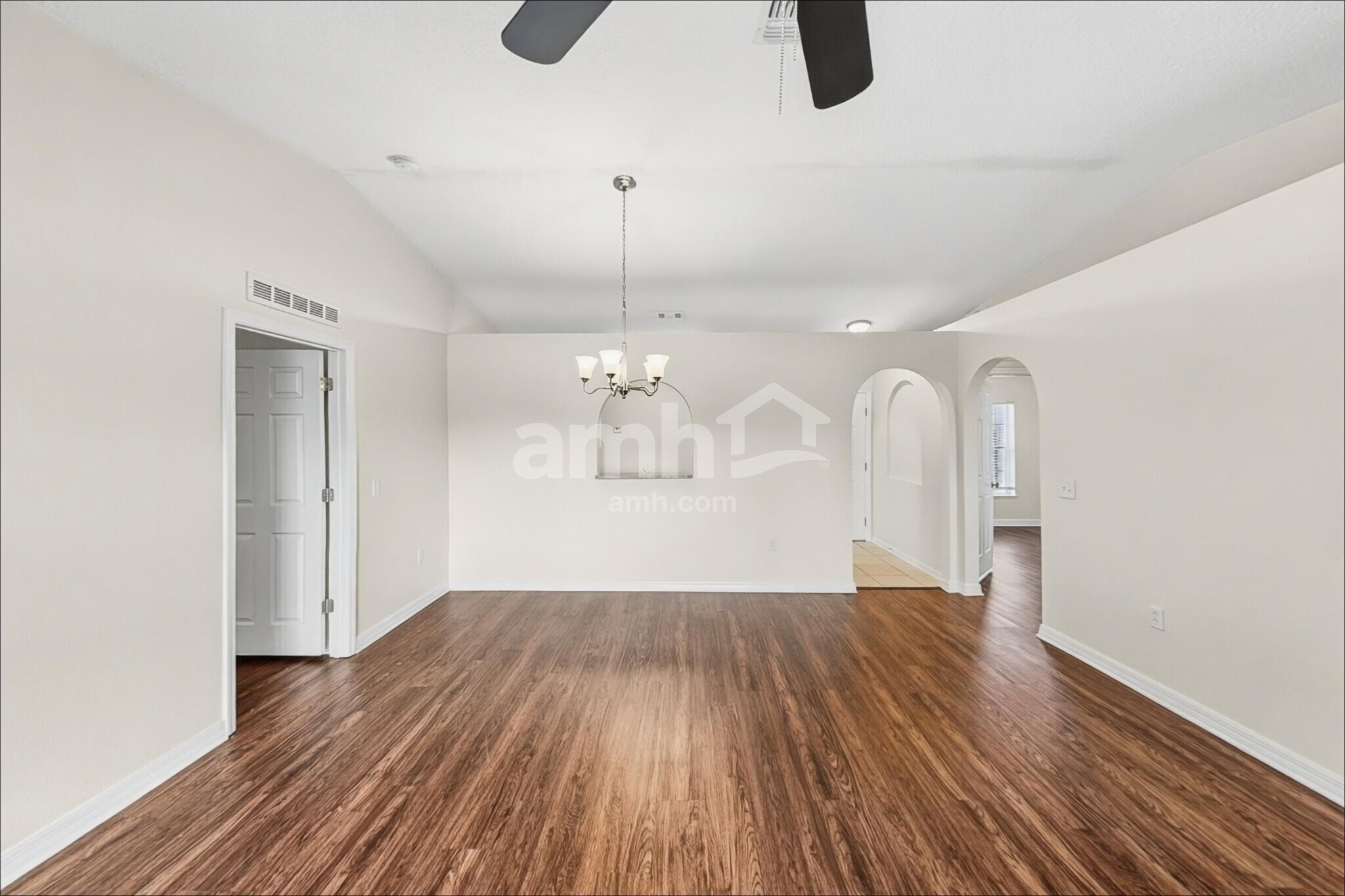 Building Photo - 520 Brown Bear Way