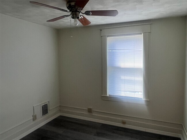 Building Photo - 208 S Liberty Ave