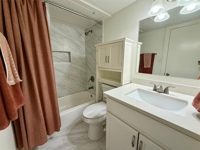 Building Photo - 2807 Throckmorton St