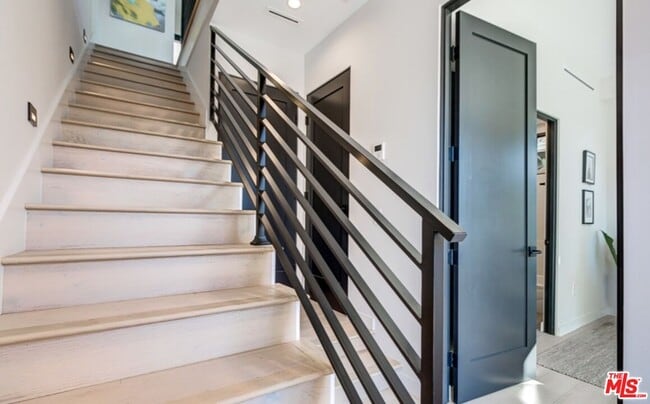 Building Photo - 4429 Tujunga Ave