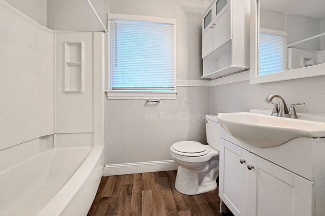 Building Photo - 501 Carter Ave