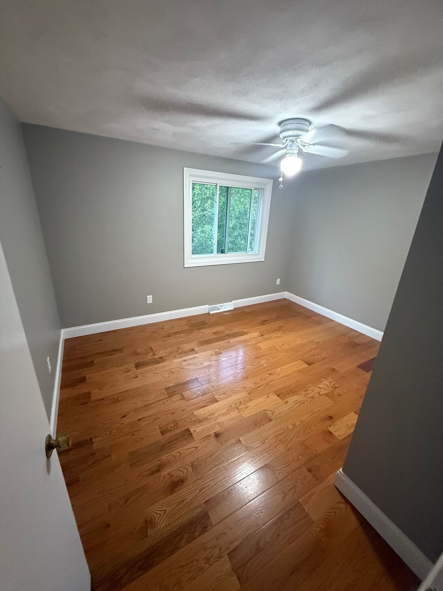 Building Photo - 179 Fairway Dr