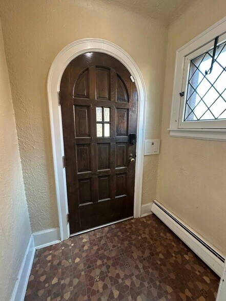 Building Photo - 15466 Artesian St