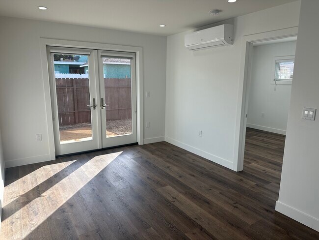 Building Photo - 3425 Rose Ave