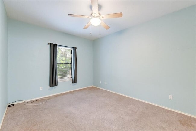 Building Photo - 4711 Spicewood Springs Rd