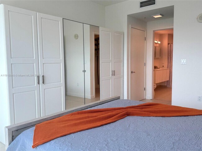 Building Photo - 3301 NE 1st Ave