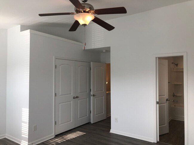 Building Photo - 5448 Farm House Trail