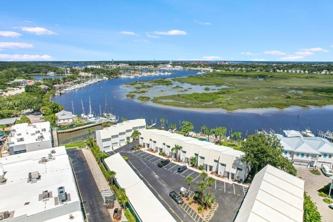 Building Photo - 925 S Ponce De Leon Blvd