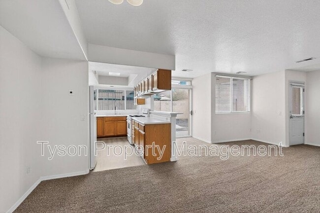 Building Photo - 1732 Del Cielo Dr NW