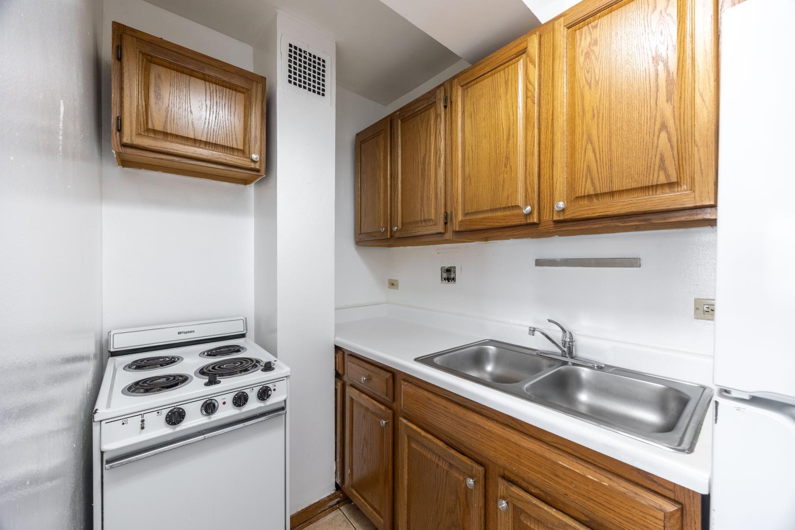 Building Photo - 4180 N Marine Dr