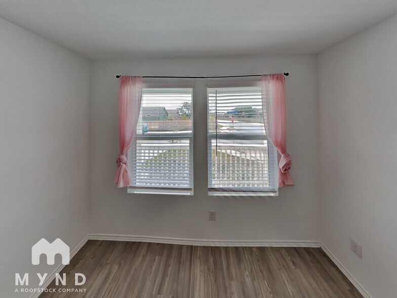 Building Photo - 14911 Greenfield Ml