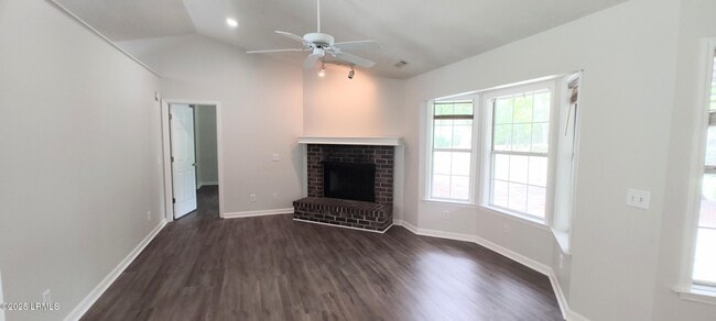 Building Photo - 52 Marsh Dr