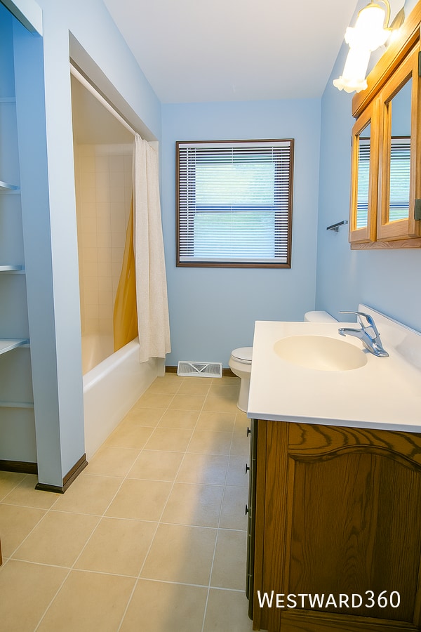 Building Photo - 16 Longwood Dr