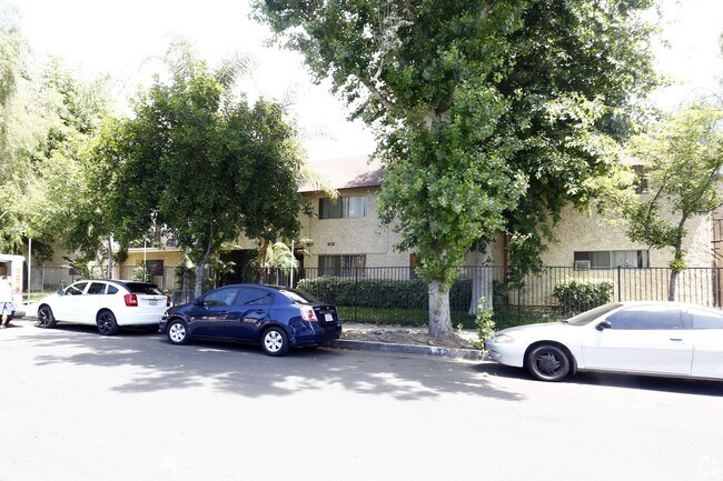 Building Photo - Memory Park Apts