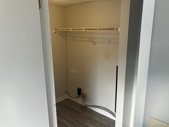 Building Photo - 55 E Riling St