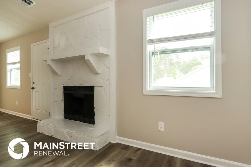 Building Photo - 9412 Woodloop Ct