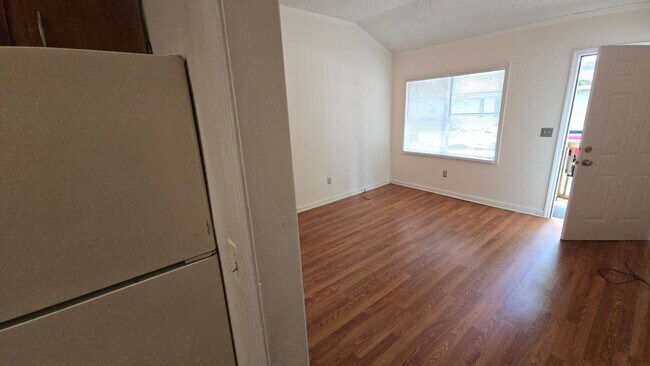 Building Photo - leaphart1327