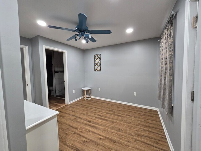 Building Photo - 1047 Ralston St