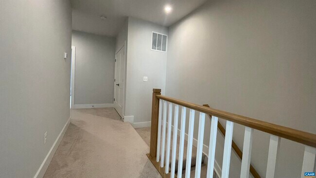 Building Photo - 809 Wesley Ln