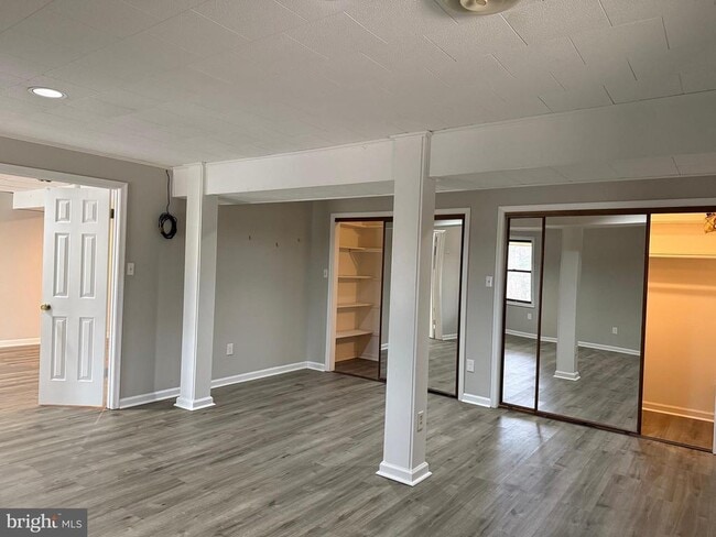 Building Photo - 63 Lincoln Dr