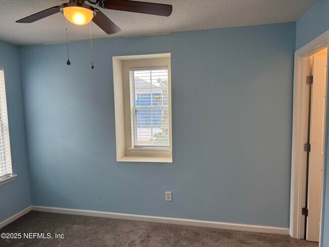 Building Photo - 348 Auburn Oaks Rd E