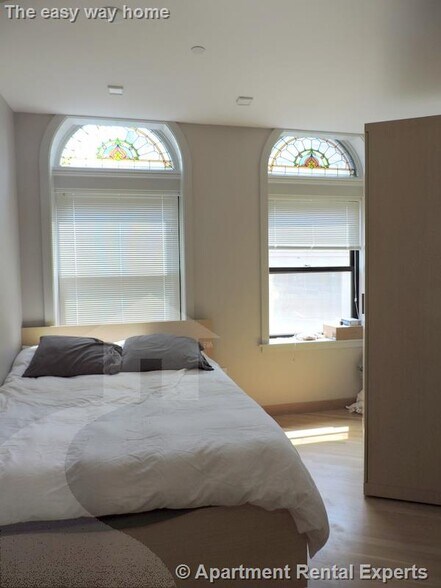 Building Photo - 115 Mt Auburn St