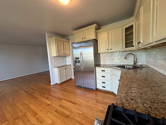 Building Photo - THREE BEDROOM  w Finished Basement- PARKLA...
