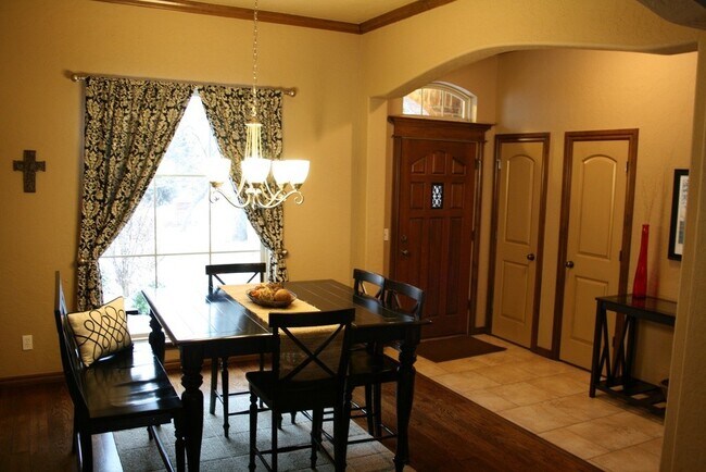 Building Photo - Coming Soon in Bella Terra in Edmond!