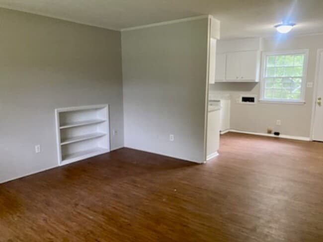 Building Photo - 4112 S Dowfield Dr