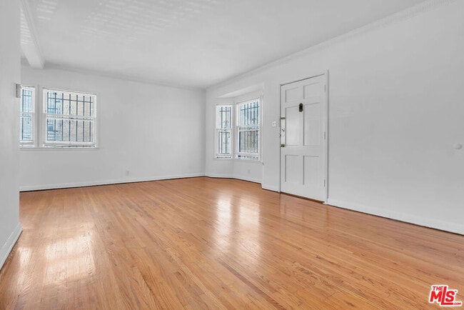 Building Photo - 622 Cloverdale Ave