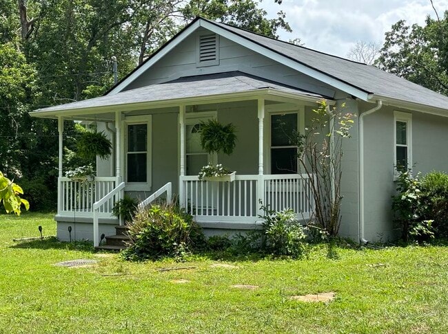 Building Photo - 2606 Corral Rd