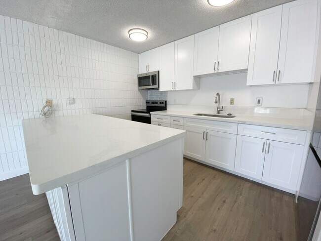 Building Photo - 827 Kinau St