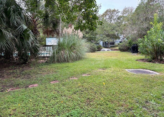 Building Photo - Available 8/1. Beautiful FURNISHED End-Unit Townhome in Central Mt Pleasant!