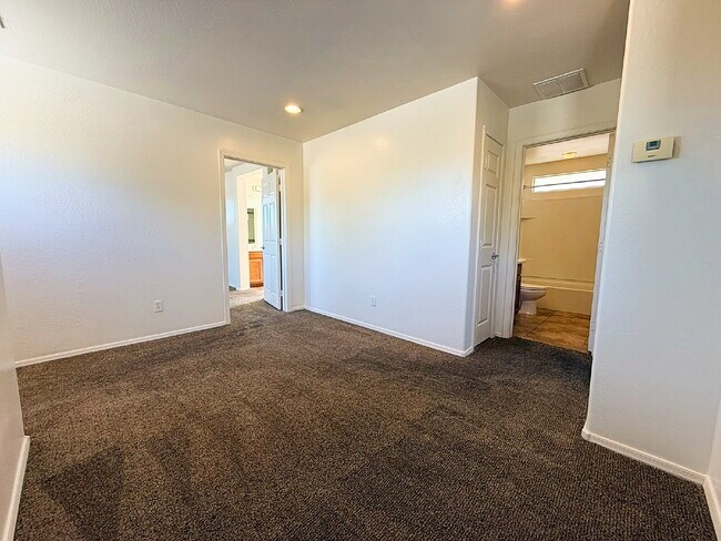 Building Photo - Charming Glendale Home with Spacious Lot & Prime West Valley Location!