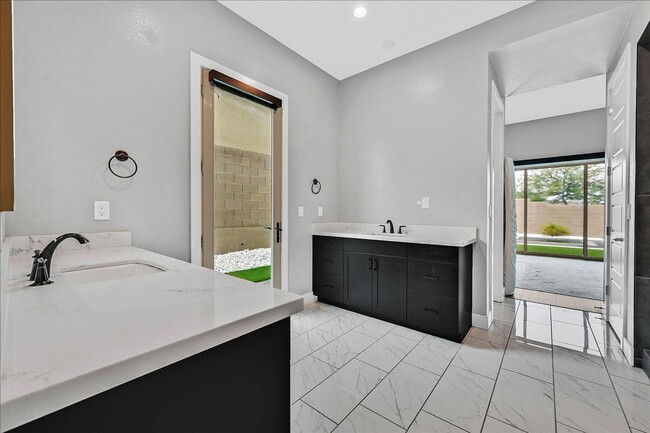 Building Photo - Summerlin West Single-Story 4 Bedroom 4.5 Bathroom Home!