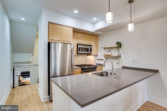 Building Photo - 1830 11th St NW