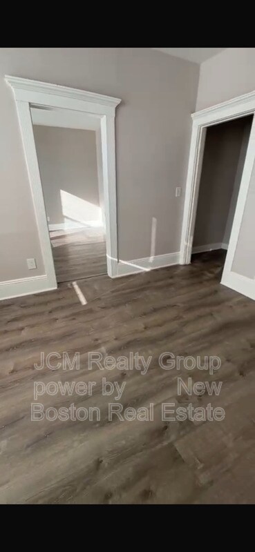 Building Photo - 116-124A Central Ave