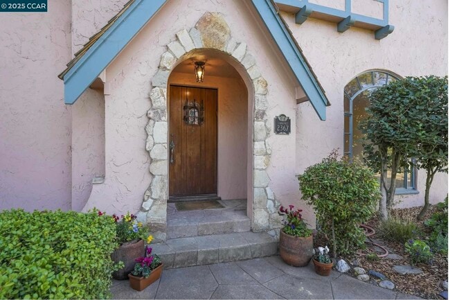 Building Photo - 2367 Carquinez Ave