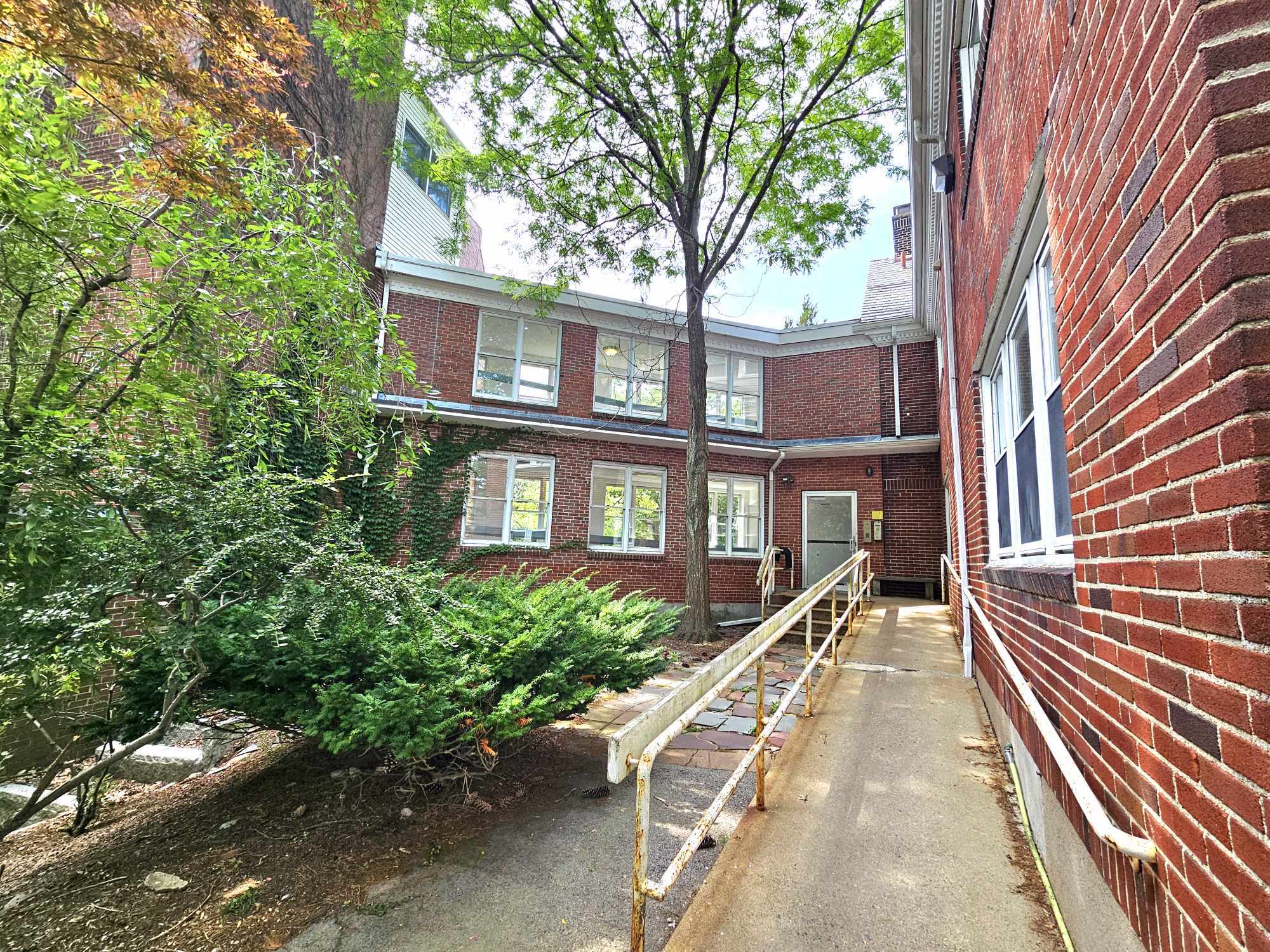 Building Photo - 332 Jamaicaway
