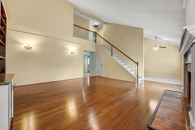 Building Photo - 8001 Manassas Dr