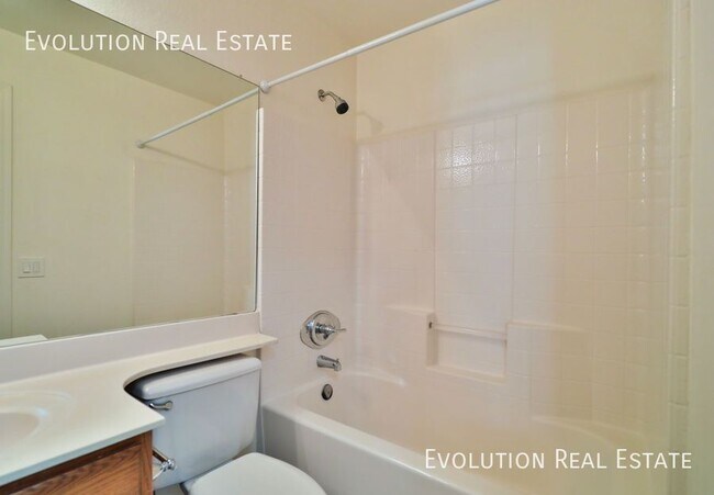 Building Photo - 3226 E Sequoia Dr