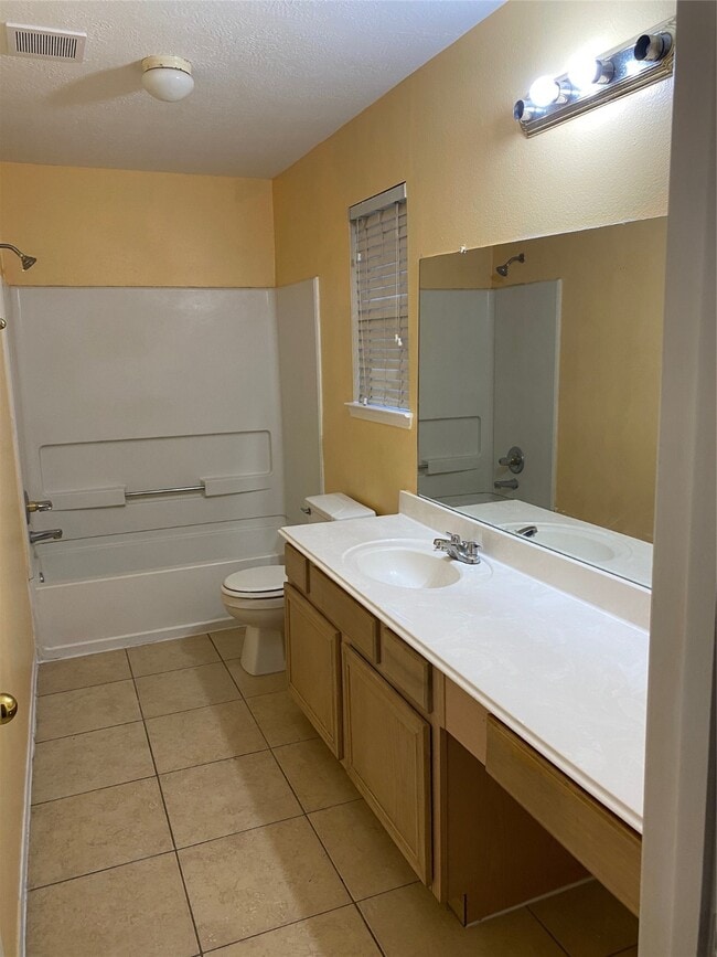 Building Photo - 9311 Eaglewood Spring Dr