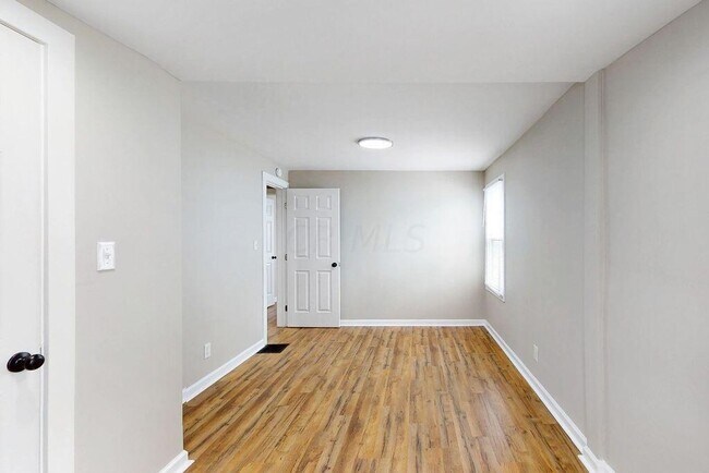Building Photo - Half-Off 1st Month’s Rent! | Renovated 2BR Home + Bonus Room